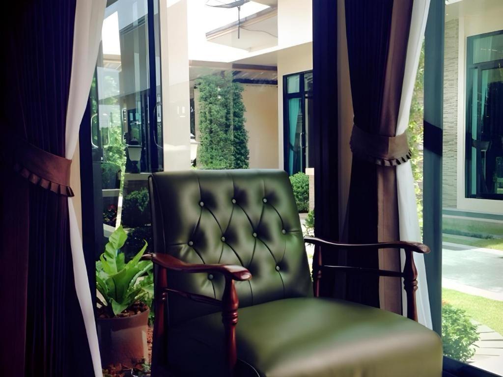 Med Room Korat Nakhonratchasima Zewnętrze zdjęcie