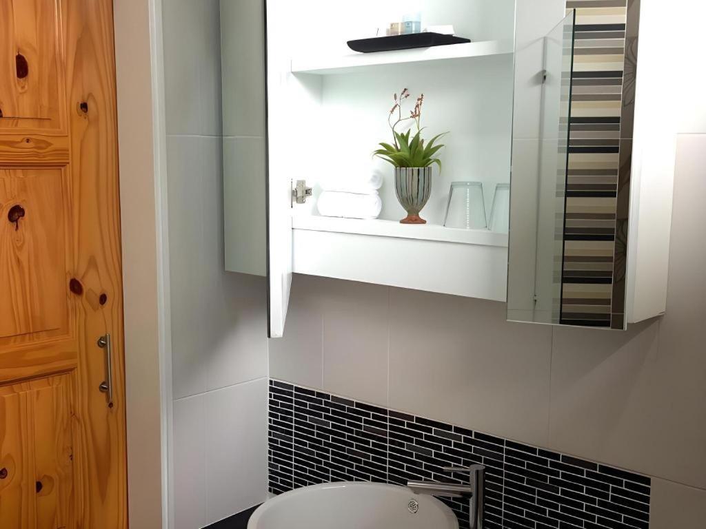 Med Room Korat Nakhonratchasima Zewnętrze zdjęcie
