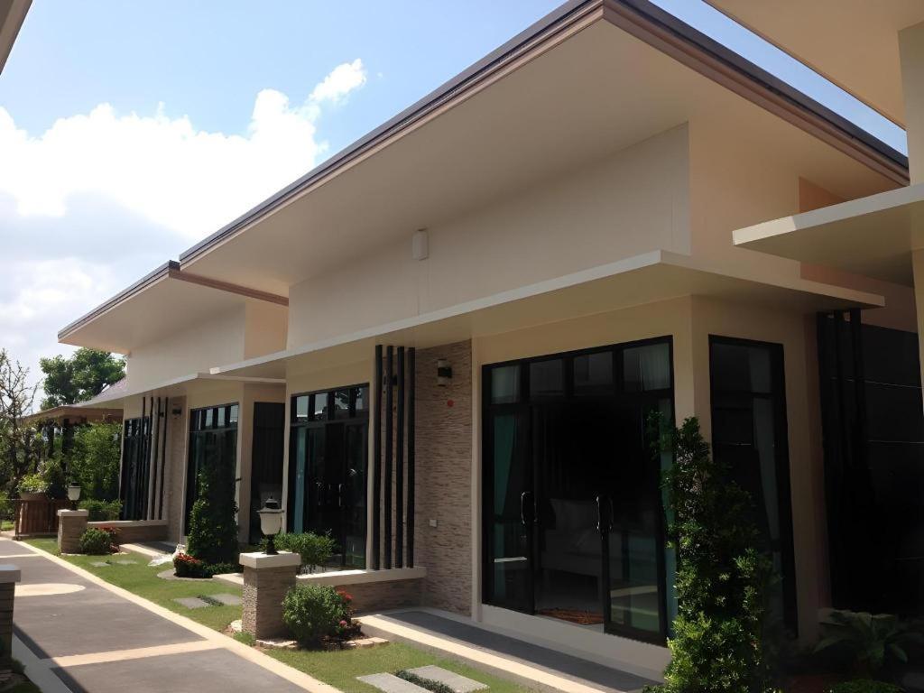 Med Room Korat Nakhonratchasima Zewnętrze zdjęcie